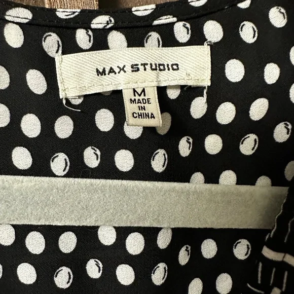 Max Studio blouse - Picture 2 of 5